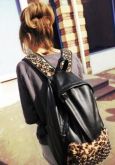 Mochila de Onça com Studs
